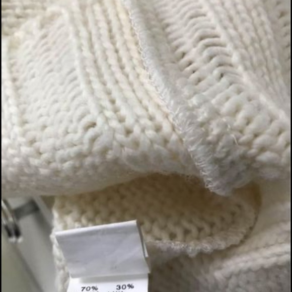 Stradivarius brand women’s sweater,size xs - Picture 4 of 4